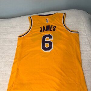 Lebron James Lakers Jersey Nike Swingman series size 50 (L) with tags